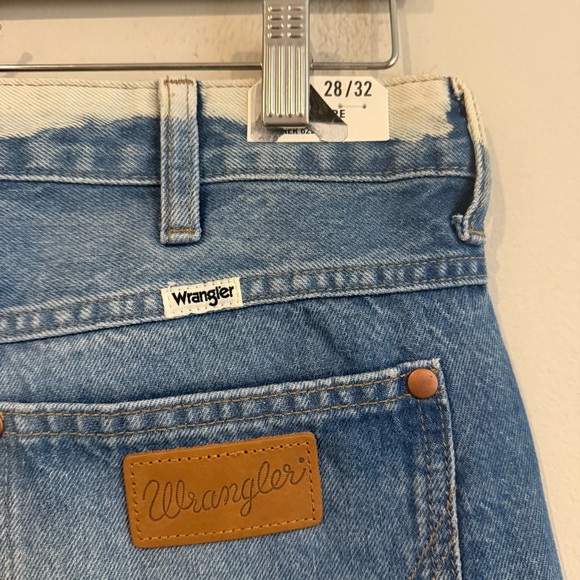 Wrangler Wanderer Mid Rise Flare Jeans Size 6 NWT - Picture 4 of 6